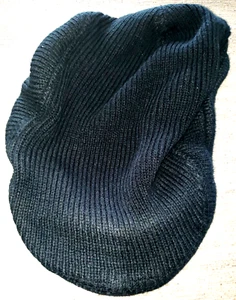 mens VAN HEUSEN black knit BERET STYLE HAT HARD BRIM FRONT one size fits most - Picture 1 of 2