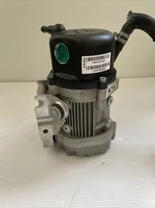2020 - 2021 Jeep Wrangler 2.0 L  Power Steering Pump Oem 68529412AA - Picture 1 of 7
