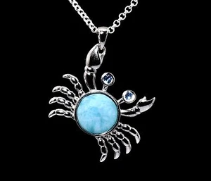 Ciondolo Larimar Granchio 10mm Naturale con Occhi Acquamarina 0,925 Argento Sterling - Foto 1 di 5