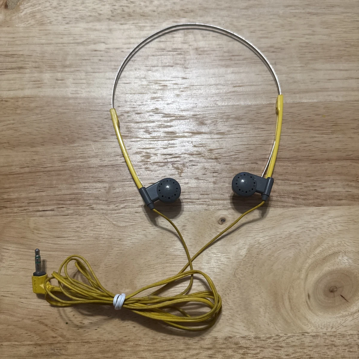 SONY MDR-W15 イエロー 有線ヘッドフォン SONY MDR-W15 イエロー 有線ヘッドフォン