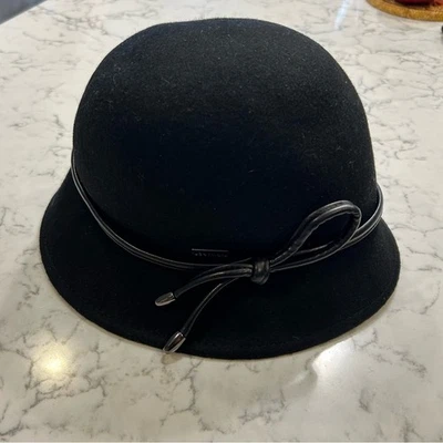 Nuevo con etiquetas Sombrero Christina Cloche Betmar New York Negro 100% Lana Foto 1 de 4