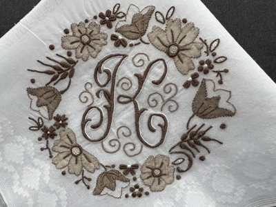 A+ Vintage Blanco Lino Hankie Madeira Estilo Bordado a Mano Monograma K Boda Foto 1 de 4