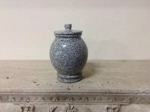 Urna de cremación de granito perla lunar para cenizas cementerio frasco conmemorativo 9x7-D - Imagen 1 de 9