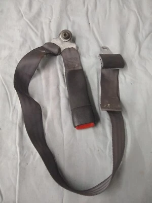 Jeep Cherokee XJ 1997-2001 cinturón de seguridad trasero izquierdo hebilla y pestillo gris OEM Foto 1 de 4