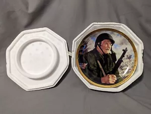 1990 Franklin Mint "John Wayne, Salute to the Soldier"" por Robert Tanenbaum-NUEVO EN CAJA - Imagen 1 de 12