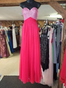 La Femme / Evening Gown / Prom Pink in Color / Size 2 - Picture 1 of 7