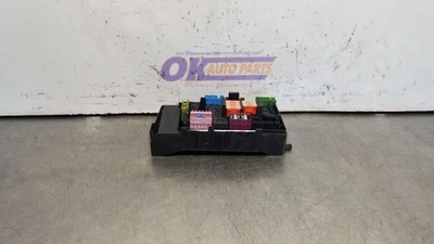 21 CAJA FUSIBLES MOTOR MERCEDES BENZ C63 AMG W205 4,0 L 2055408927 Foto 1 de 4