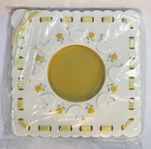 Cornice portafoto posteriore cavalletto ceramica Bright Touches 6-1/2" x 6-1/2", foto rotonda 3" - Foto 1 di 2