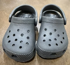 Zuecos sin cordones Crocs Littles talla 5 niño pequeño C5 niños sandalias negras - Imagen 1 de 9