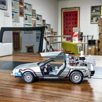 Hot Wheel DeLorean DMC-12 Back to the future II Car Diecast 1/18 Model Car Toy - Image 1 of 4
