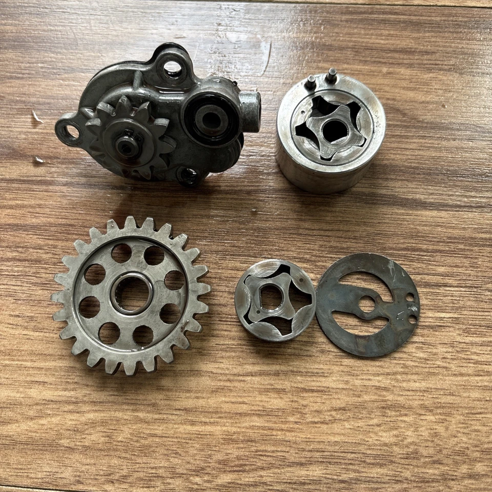 Husqvarna SMR 510 2010 OEM conjunto de bomba de aceite  Foto 1 de 4