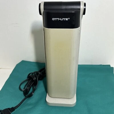 Abajur de mesa dobrável Ott-Lite modelo OTL13 MAG Truecolor para artesanato e fotografia - Imagem 1 de 4