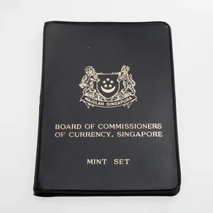 1969 Singapore Mint Set in Uncirculated Condition In Original Black Holder - Picture 1 of 5