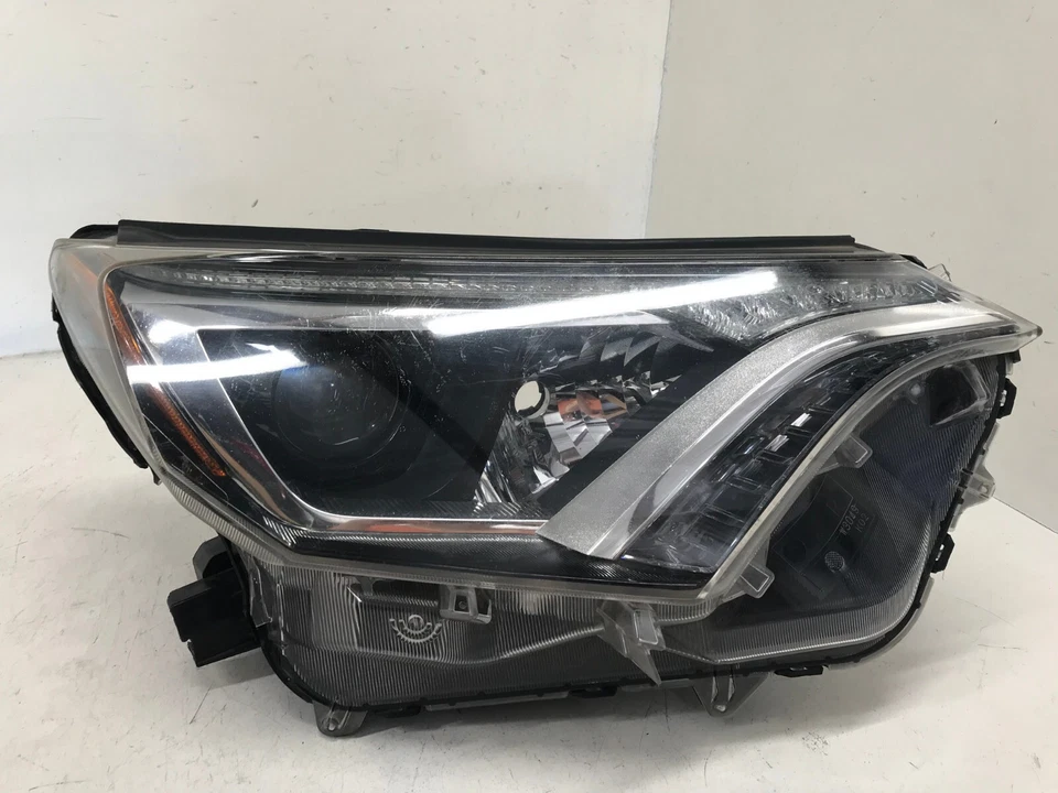 Faro proyector derecho derecho dañado Toyota RAV4 2016 2017 2018 8114542670 OEM Foto 1 de 4