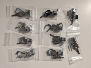 Paquete de 10 - Bloqueo de leva con 2 llaves CH751 y clip de retención NUEVO - Imagen 1 de 7