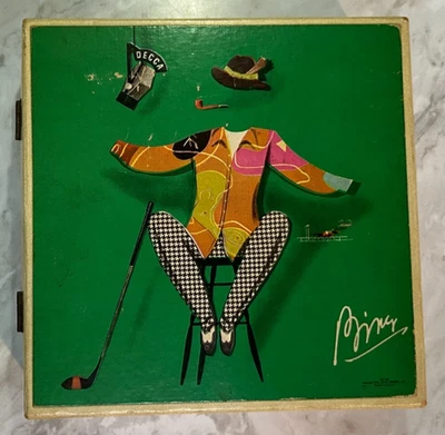 Bing Crosby Boxed Set - A Musical Biography 1954 - 17 Record Set (45 RPM) & Book - Image 1 of 4