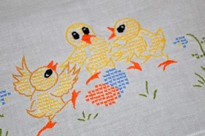 EASTER CHICKS PLAY RING AROUND ROSIE! VINTAGE GERMAN HAND EMBROIDERED TABLECLOTH - Picture 1 of 12