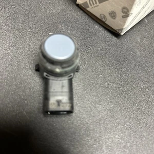 Molar # 5YV6 8TZZ AA - Picture 1 of 2