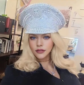 Gorra de Capitán con Colgante León Estrás - Imagen 1 de 4