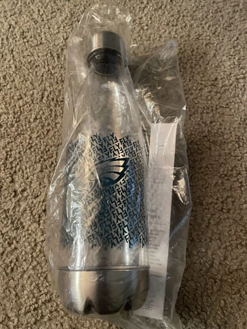 PHILADELPHIA EAGLES SEASON TICKET SGA GIFT WATER BOTTLE BPA FREE 2022 DRAFT "FLY Cover