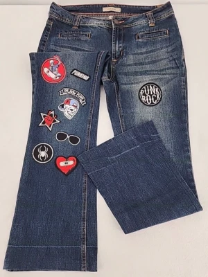 Pantalones de mezclilla para mujer Adam Levine 9/10 con dobladillo pierna bota parches punk rock reciclados personalizados Foto 1 de 4