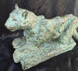 Escultura de bronce del gato (león de montaña) por: Bruce Hasson firmada y numerada - Imagen 1 de 10