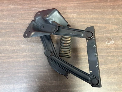 ORIGINAL 1967 1968-1972 CHEVY TRUCK BLAZER GMC RH HOOD HINGE 1125 - Image 1 of 2