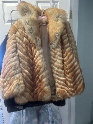  Vintage Real RED FOX FUR COAT JACKET S/M LUXURIOUS! Chevron pattern  - Image 1 of 4