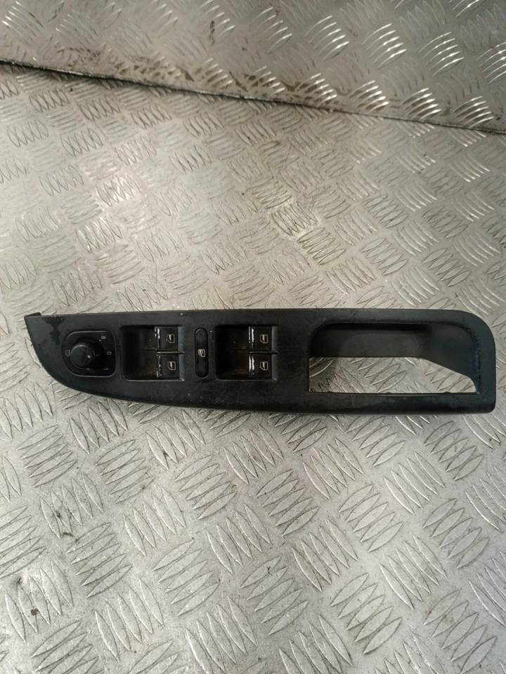 2006 VOLKSWAGEN GOLF MK5 СО СТОРОНЫ ВОДИТЕЛЯ ПЕРЕДНЕЕ СТЕКЛО ПЕРЕКЛЮЧАТЕЛЬ 1K4868050B #9 - Изображение 1 из 3