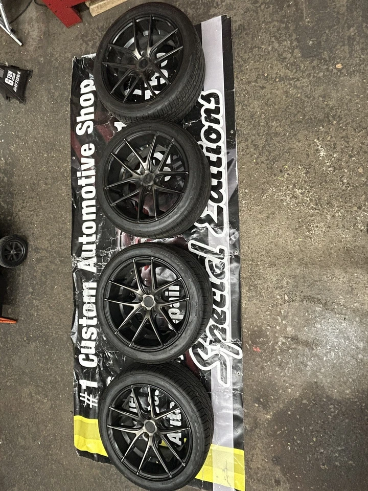 Aplicación Targa de nicho de 22 pulgadas 5x114-Mustang  Foto 1 de 4