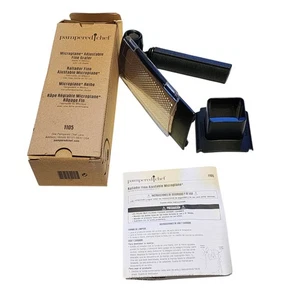🔥 Pampered Chef Microplane verstellbare Reibe #1105 mit Lebensmittelhalter 1124 🔪  - Bild 1 von 3