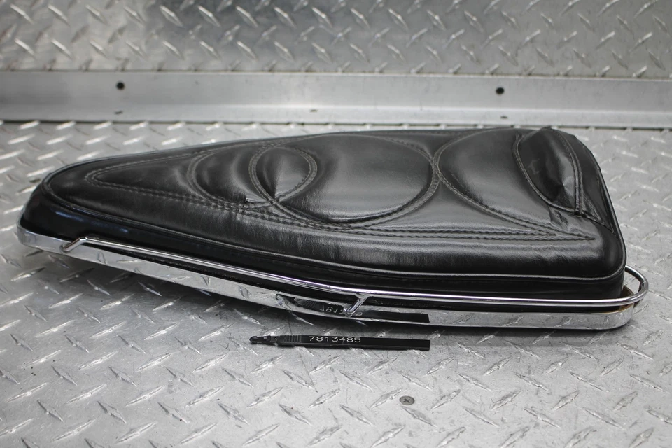 1973 年哈雷-戴维森运动员铁杆头 1000 XLCH 前座垫 — 第 1/4 张图片