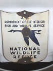 Ancien panneau en porcelaine National Wildlife Refuge avec trou de balle sur oie