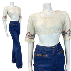 VTG 70s WHITE RED GREEN FLORAL EMBROIDERED CROCHETED BOHO PRAIRIE CROPPED TOP 10 - Picture 1 of 6