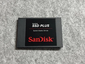 SANDISK SDSSDA-1T00-G27 SSD PLUS 1TB, 1 TB, SSD, 2,5 Zoll, intern - Bild 1 von 2
