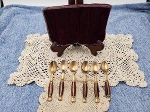 6er Set Vintage Messing Demitasse Löffel mit Holzintarsien - Samtbeutel Thailand - Bild 1 von 10