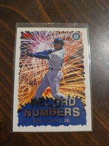 1999 Topps Record Numbers Ken Griffey Jr. Seattle Mariners #RN4