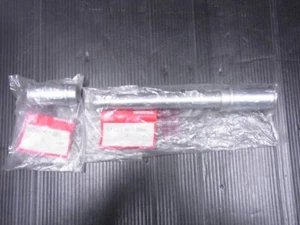 HONDA VFR750R Genuine RC30 Front Axle Shaft 30305-MR7-000 New Unused - Picture 1 of 9