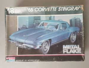 Vintage Monogram 1965 Corvette Stingray Metal Flake 1/8 Scale Model Kit # 2613 - Picture 1 of 10