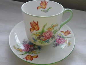 A Vintage Shelly England Cup & Saucer Pattern 13426 Hand Painted - Picture 1 of 5