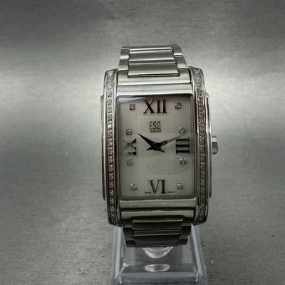 Reloj ESQ Tank Mujer 25mm Cuadrante MOP Tono Plateado Rectángulo Cristales Batería Nueva Foto 1 de 4