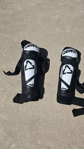 Leatt 5019210150  Knee & Shin Guard 3.0 EXT WHITE/BLACK XXL NEW. - Picture 1 of 2