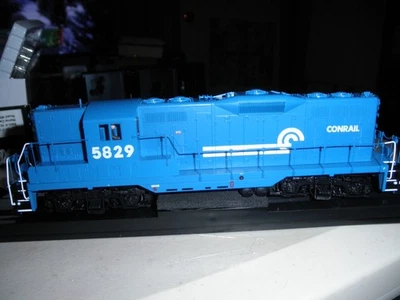 Conrail -   GP-7     W/ DCC & Sound #5829 - Image 1 of 4
