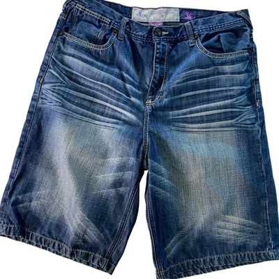 Pantalones cortos holgados de mezclilla Akoo ropa de calle para hombre 36 bolsillos bordados bigotes Foto 1 de 4