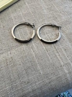 Sterling Onyx Hoop Ear 1-1/4 Inch Foto 1 de 4