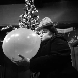 VIOLET CARSON - ENA SHARPLES - CORONACIÓN STREET - 8"" x 8"" b/con foto de los años 60 - Imagen 1 de 1