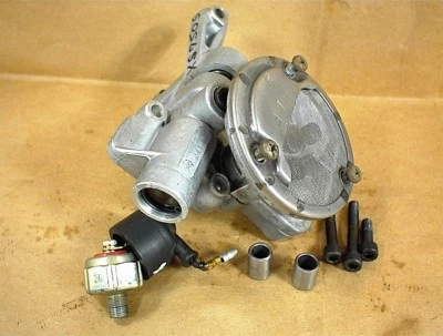 BOMBA DE ACEITE ESPECIAL YAMAHA XS750 + INTERRUPTOR DE ACEITE XS750S TRIPLE 1978 1979 UNIDAD DE ENVÍO Foto 1 de 4