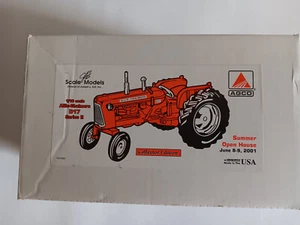 Allis Chalmers D17 Series II 1/16 diecast farm tractor replica by Scale Models - Picture 1 of 9