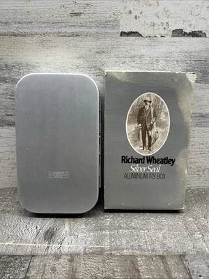 Caixa de mosca Richard Wheatley prata selo alumínio 58 clipes 16 compartimentos - Imagem 1 de 4