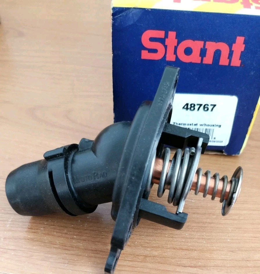 Termostato Stant con carcasa 48767 montaje Honda/Acura ver descripción  Foto 1 de 4